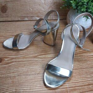 TORY BURCH gold Elizabeth Patent Leather block high heel strappy sandals size 6M